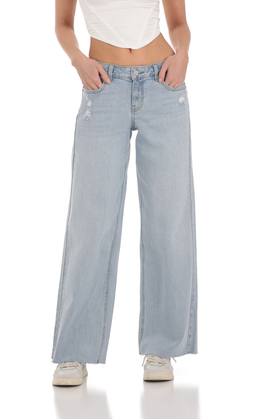 Picture Wide Leg Jeans in Light Denim. Source: https://media-img.lucyinthesky.com/data/Dec23/850xAUTO/0dc1492f-288c-433e-96bb-53663ee95555.jpg