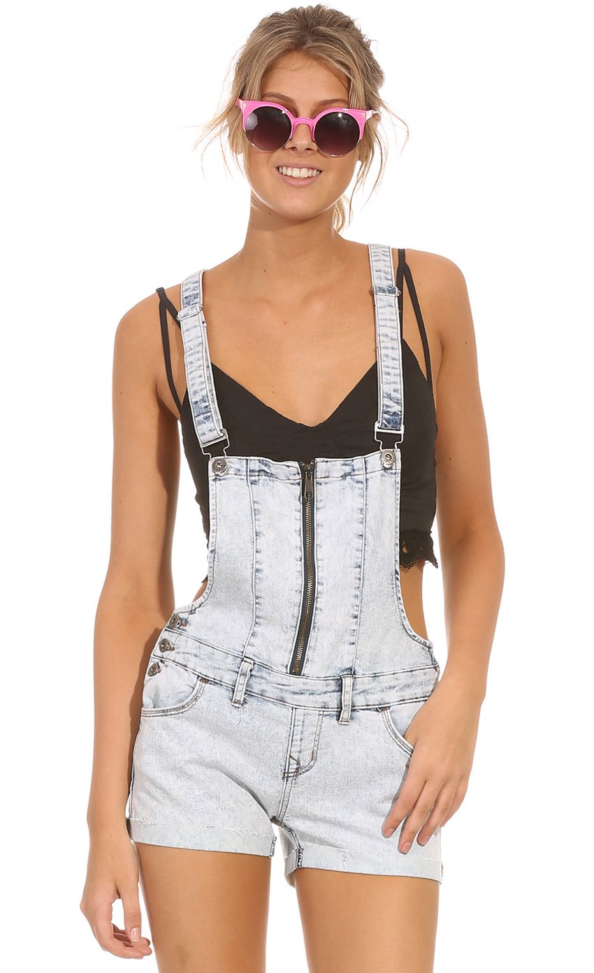 Picture NOT OVER YOU OVERALLS. Source: https://media-img.lucyinthesky.com/data/Feb14_2/850xAUTO/0Y5A0161.JPG