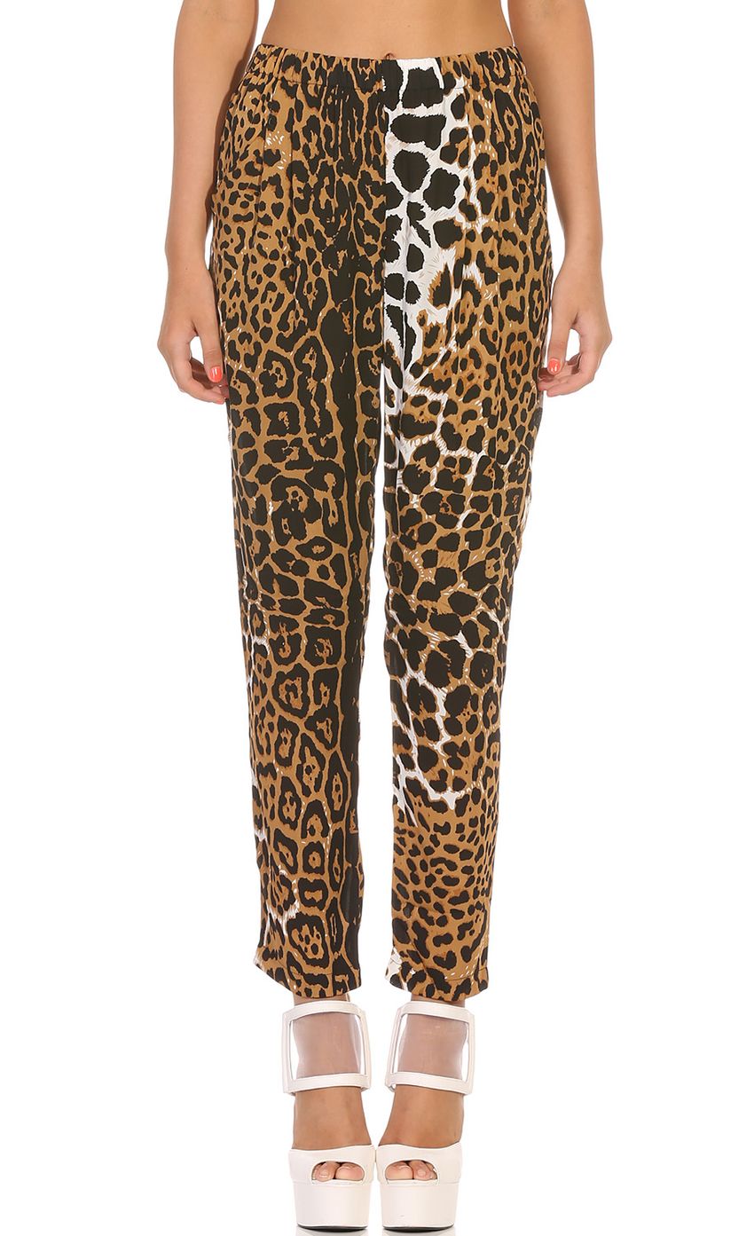 Picture HUNT FOR LOVE PANT. Source: https://media-img.lucyinthesky.com/data/Feb14_2/850xAUTO/0Y5A1254.JPG