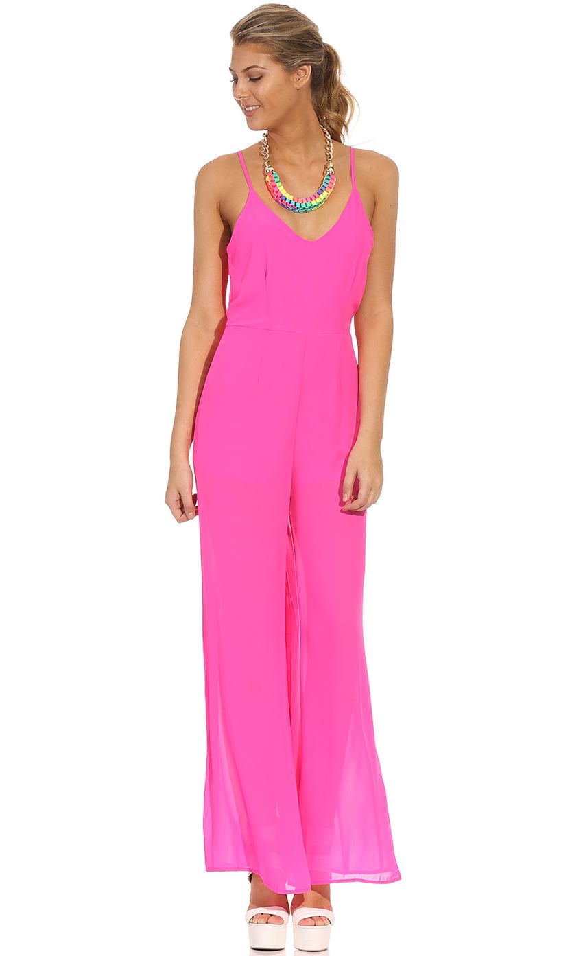 Picture HOT NIGHT JUMPSUIT. Source: https://media-img.lucyinthesky.com/data/Feb14_2/850xAUTO/0Y5A1348.JPG