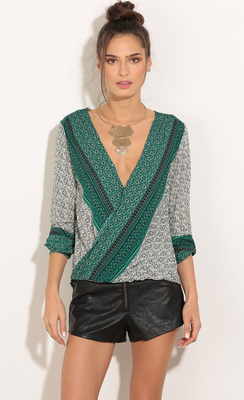 Picture Bohemian Inspired High-Low Top In Emerald. Source: https://media-img.lucyinthesky.com/data/Feb16_1/850xAUTO/0Y5A0673.JPG