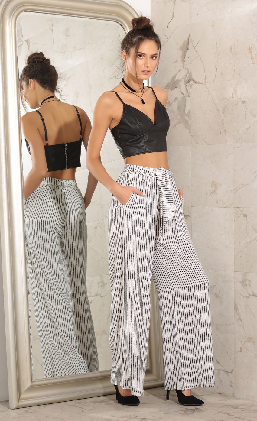 Picture Stripe Waist Tie Pants In White And Black. Source: https://media-img.lucyinthesky.com/data/Feb16_1/850xAUTO/0Y5A1019.JPG
