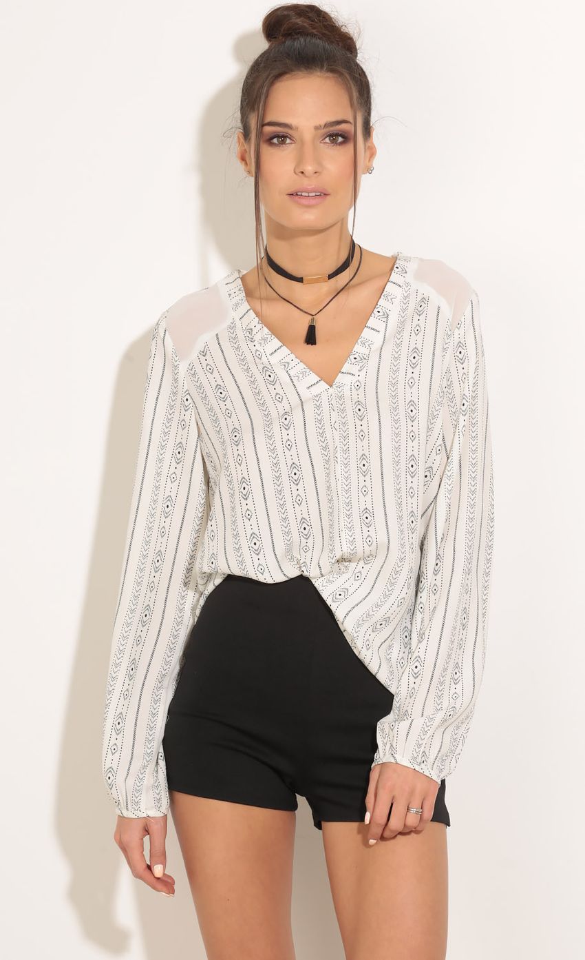 Picture Tribal Stripe Top In White. Source: https://media-img.lucyinthesky.com/data/Feb16_1/850xAUTO/0Y5A2817.JPG