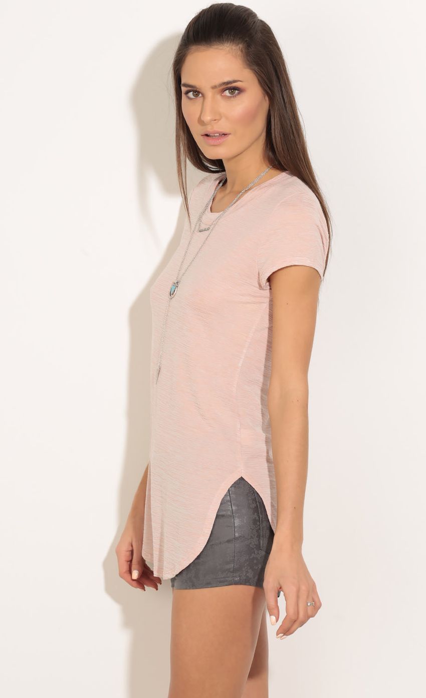 Picture Curved Hem Day Top In Dusty Pink. Source: https://media-img.lucyinthesky.com/data/Feb16_1/850xAUTO/0Y5A5379.JPG