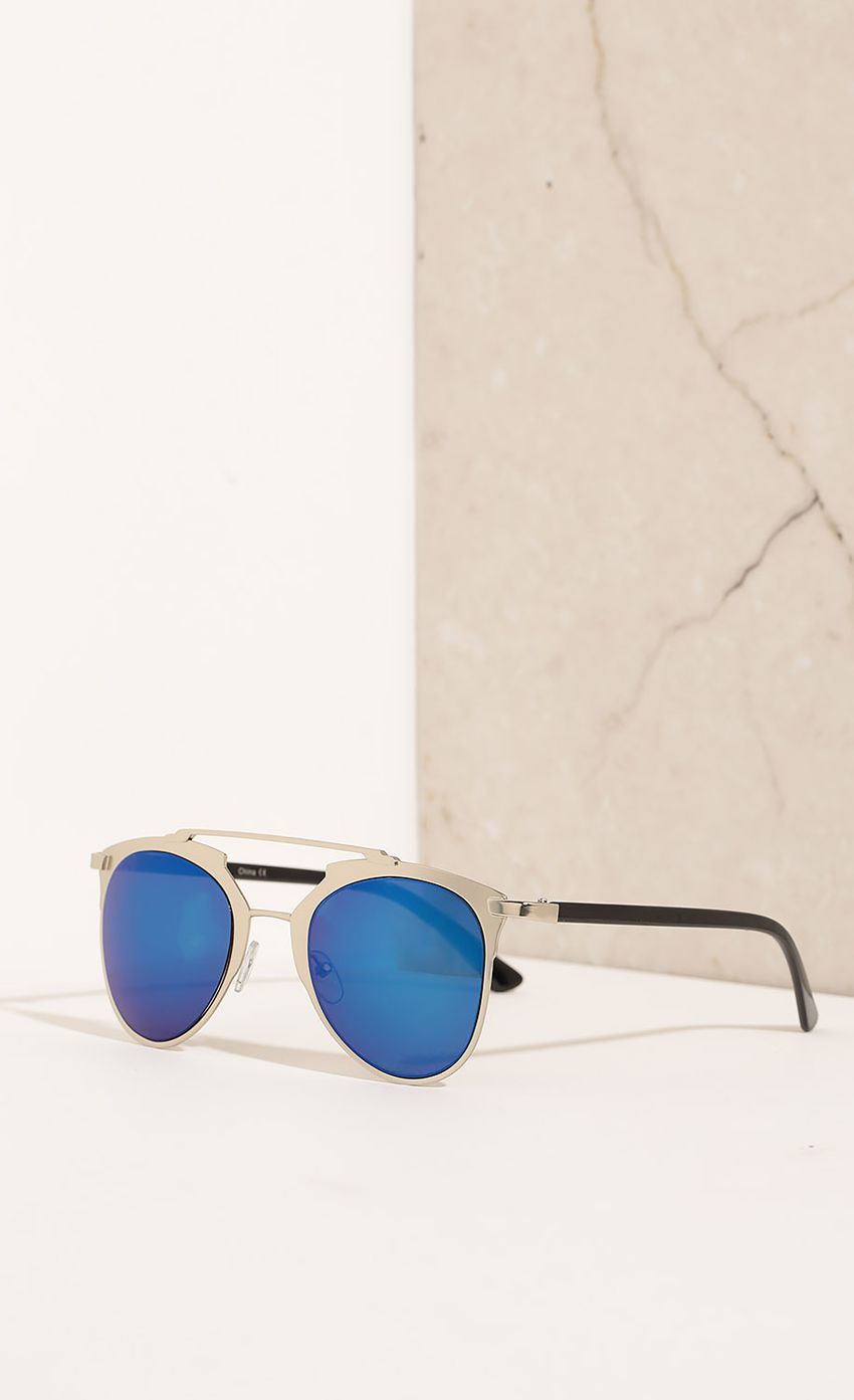 Picture Agent Aviator Sunglasses In Cool Grey. Source: https://media-img.lucyinthesky.com/data/Feb16_1/850xAUTO/0Y5A9850.JPG