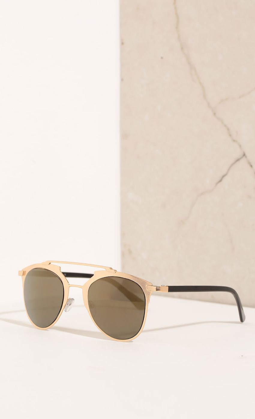 Picture Agent Aviator Sunglasses In Olive. Source: https://media-img.lucyinthesky.com/data/Feb16_1/850xAUTO/0Y5A9902.JPG