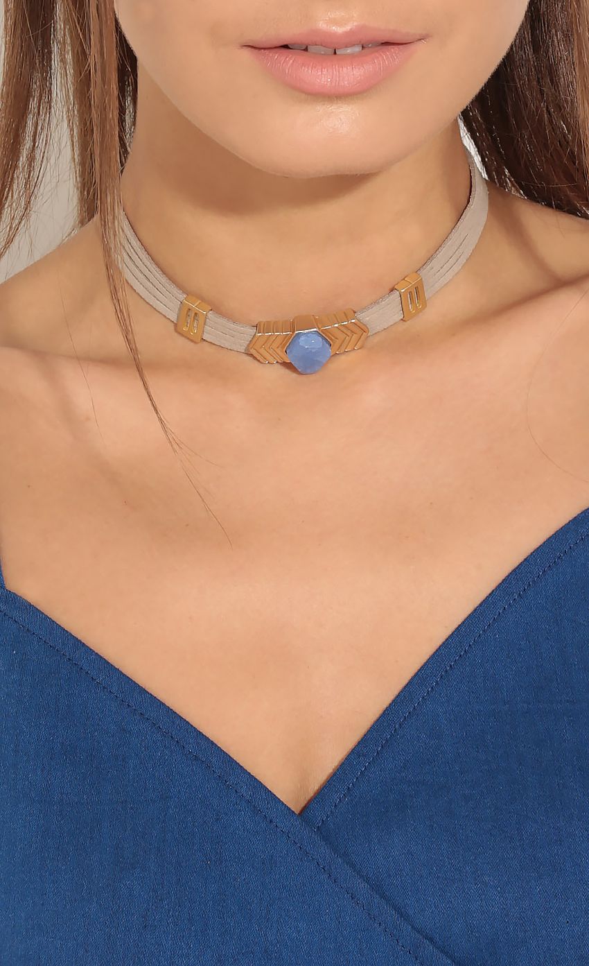 Picture Tribal Stone Choker In Taupe. Source: https://media-img.lucyinthesky.com/data/Feb16_2/850xAUTO/0Y5A0118_COPY.JPG