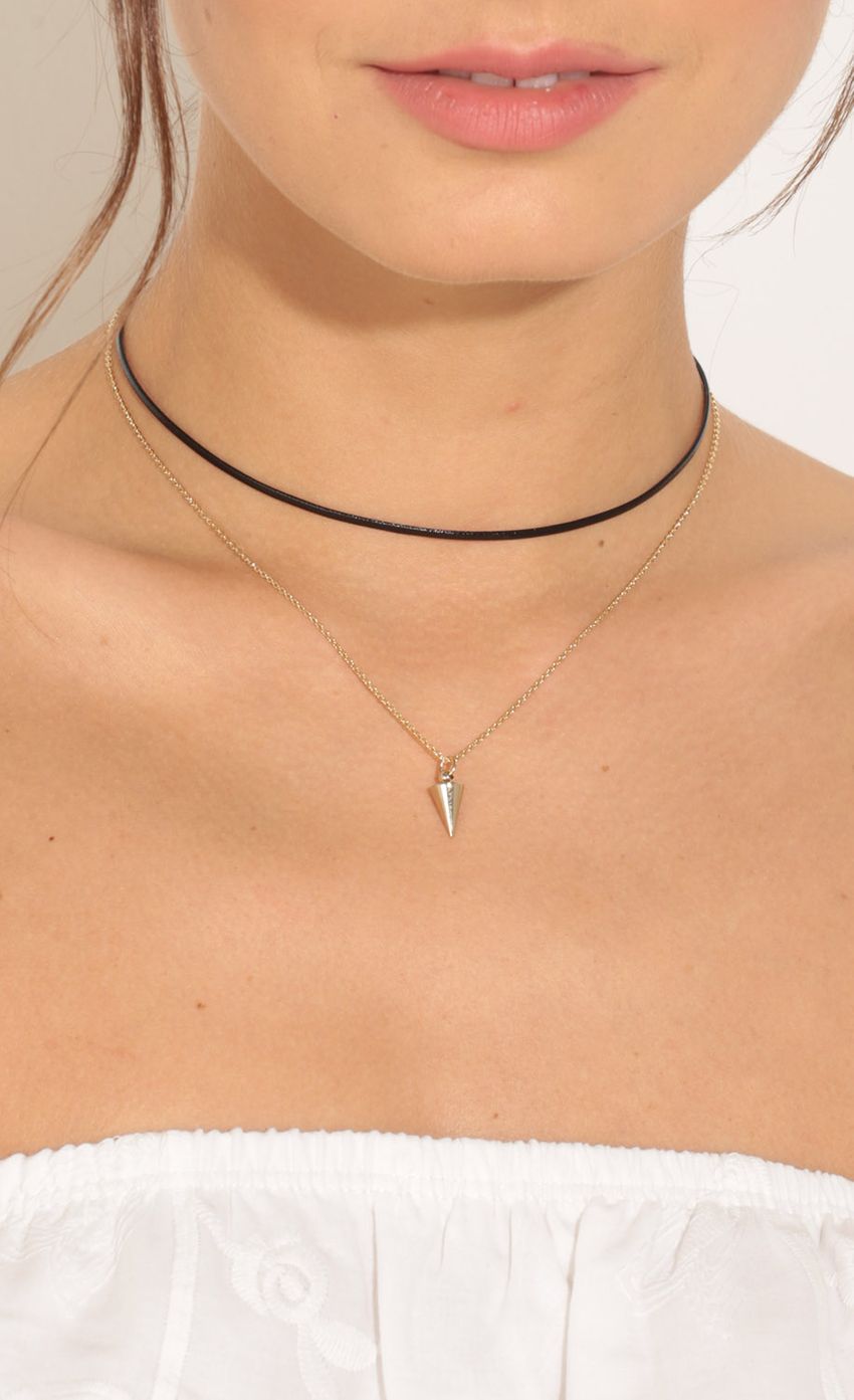 Picture Choker And Chain Necklace In Gold. Source: https://media-img.lucyinthesky.com/data/Feb16_2/850xAUTO/0Y5A3599.JPG