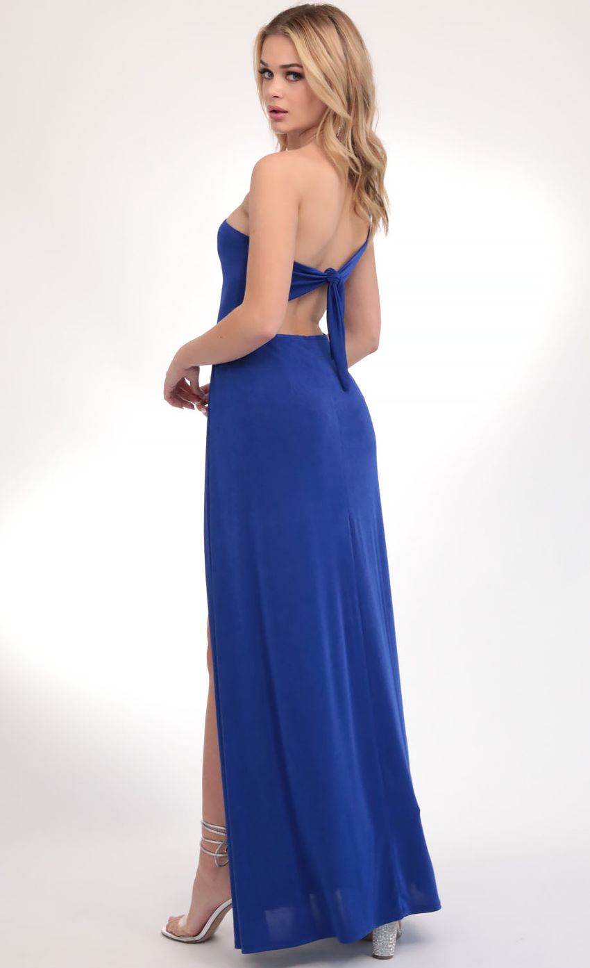 Picture Shoulder Maxi in Royal Blue. Source: https://media-img.lucyinthesky.com/data/Feb20_2/850xAUTO/781A5660.JPG