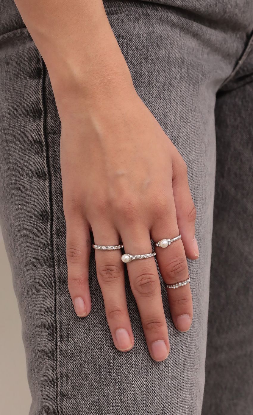 Picture Roma Pearl Crystal Ring Silver Set. Source: https://media-img.lucyinthesky.com/data/Feb21_1/850xAUTO/1V9A1095.JPG