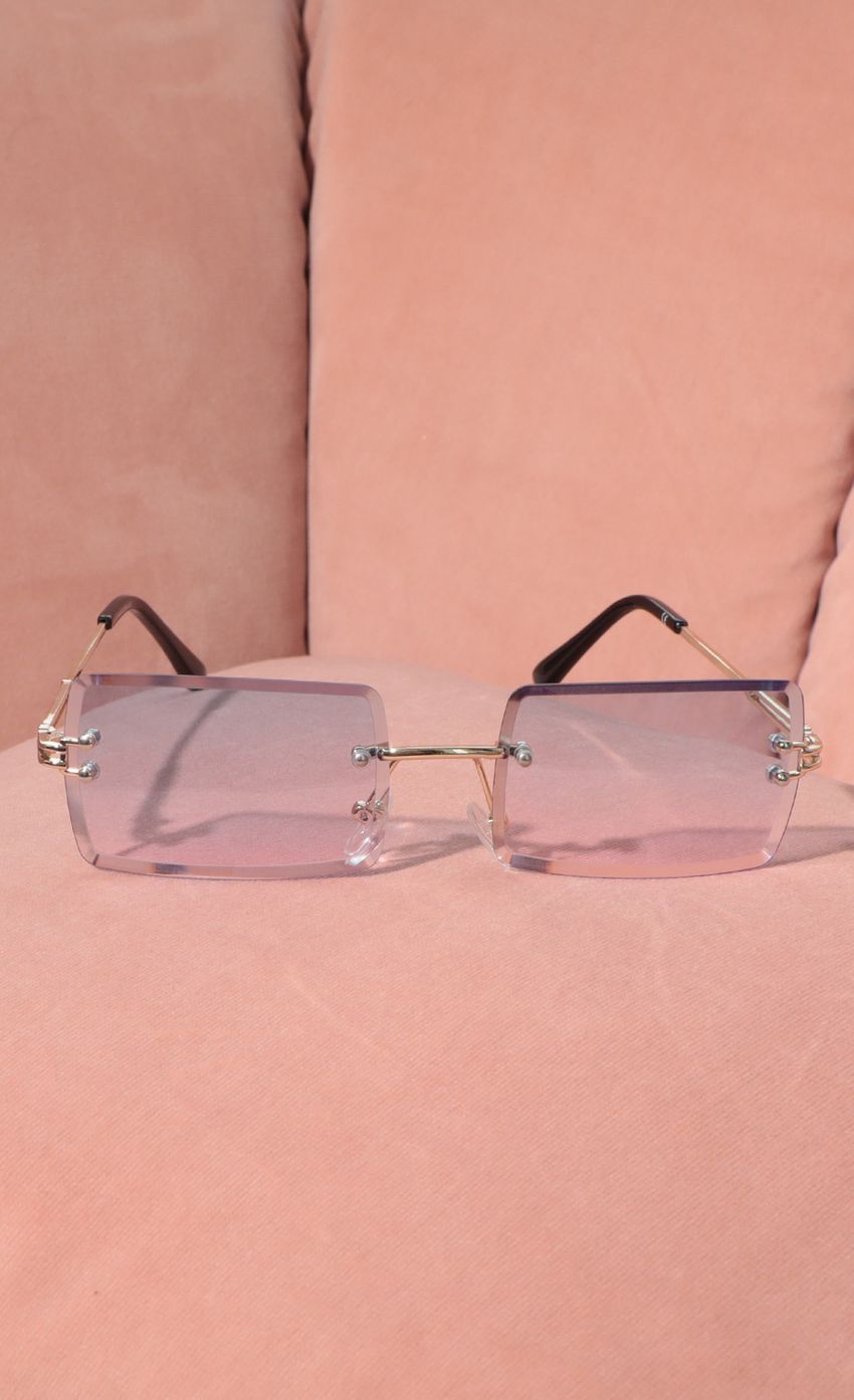 Picture 90s Baby Rectangle Sunglasses in Ombre. Source: https://media-img.lucyinthesky.com/data/Feb21_1/850xAUTO/AT2A9319.JPG