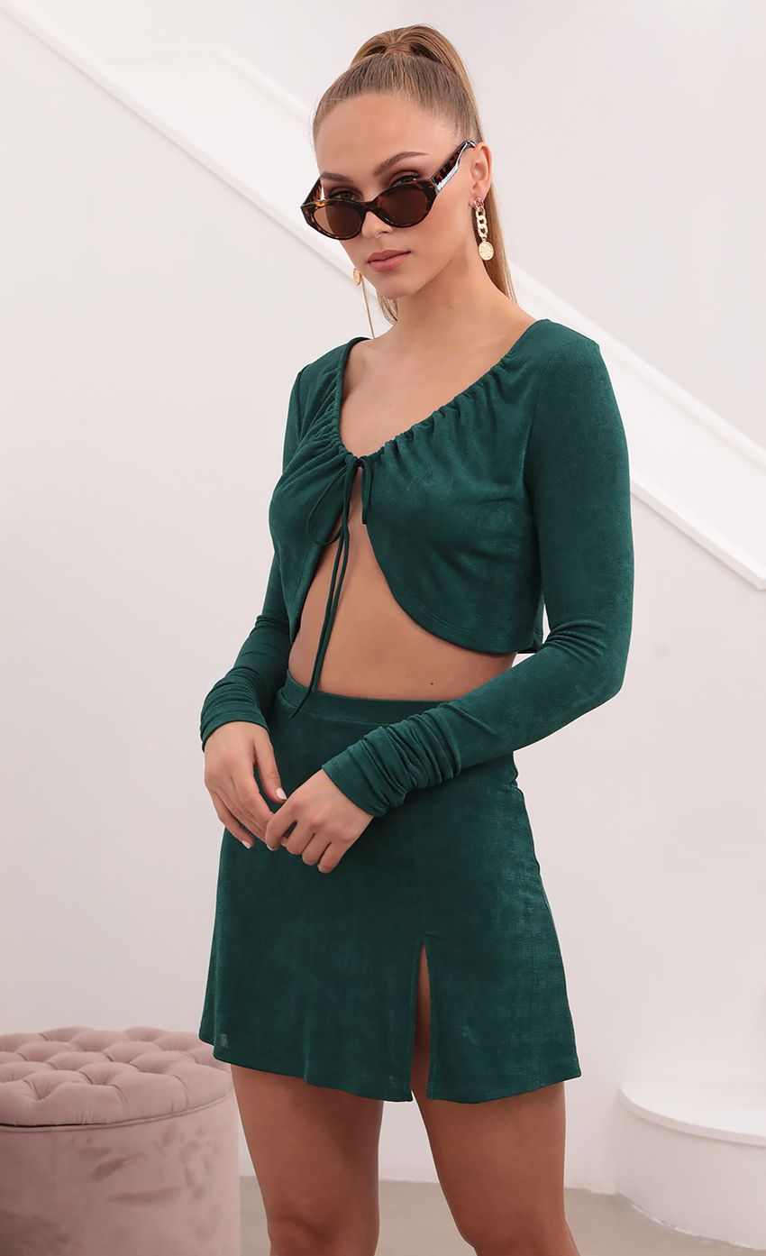 Picture Courtney Slinky Set in Hunter Green. Source: https://media-img.lucyinthesky.com/data/Feb21_2/850xAUTO/1V9A0690.JPG