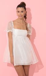 Picture Baby Doll Dress in White Daisy. Source: https://media-img.lucyinthesky.com/data/Feb22_2/150xAUTO/1V9A5998.JPG
