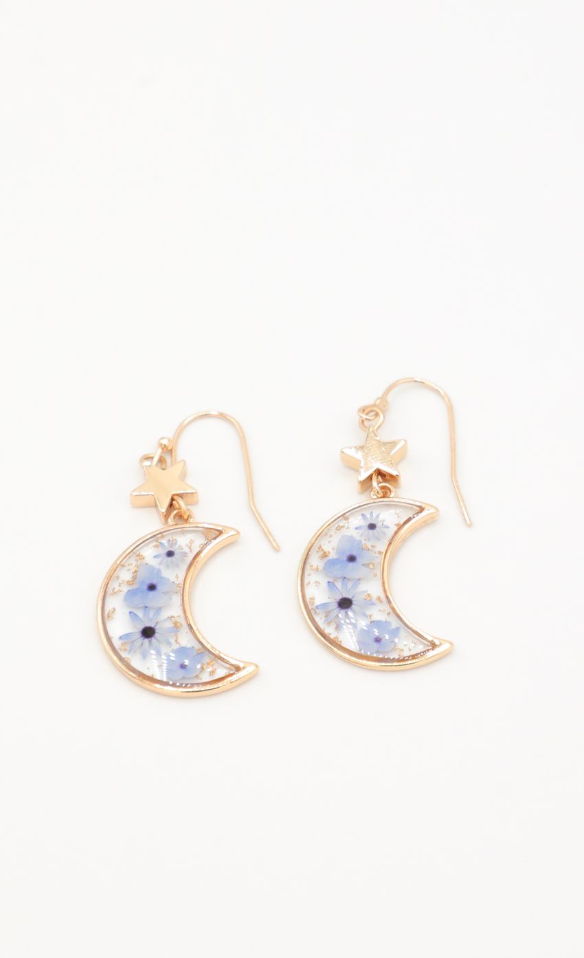 Picture Mystic Babe Earring in Blue. Source: https://media-img.lucyinthesky.com/data/Feb22_2/850xAUTO/1J7A0022.JPG