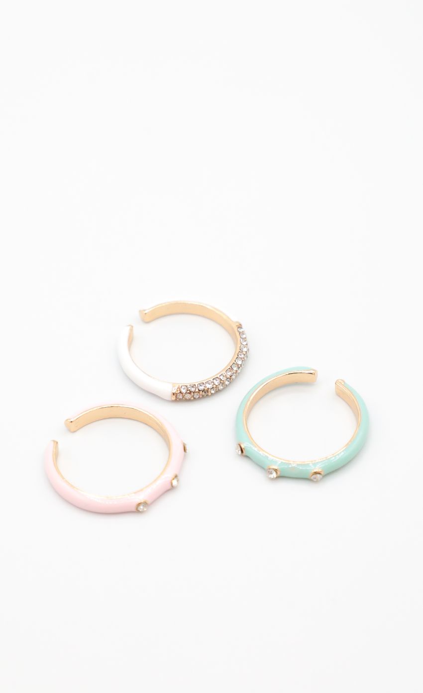 Picture Pass The Tiara Ring Set in Multi. Source: https://media-img.lucyinthesky.com/data/Feb22_2/850xAUTO/1J7A0042.JPG