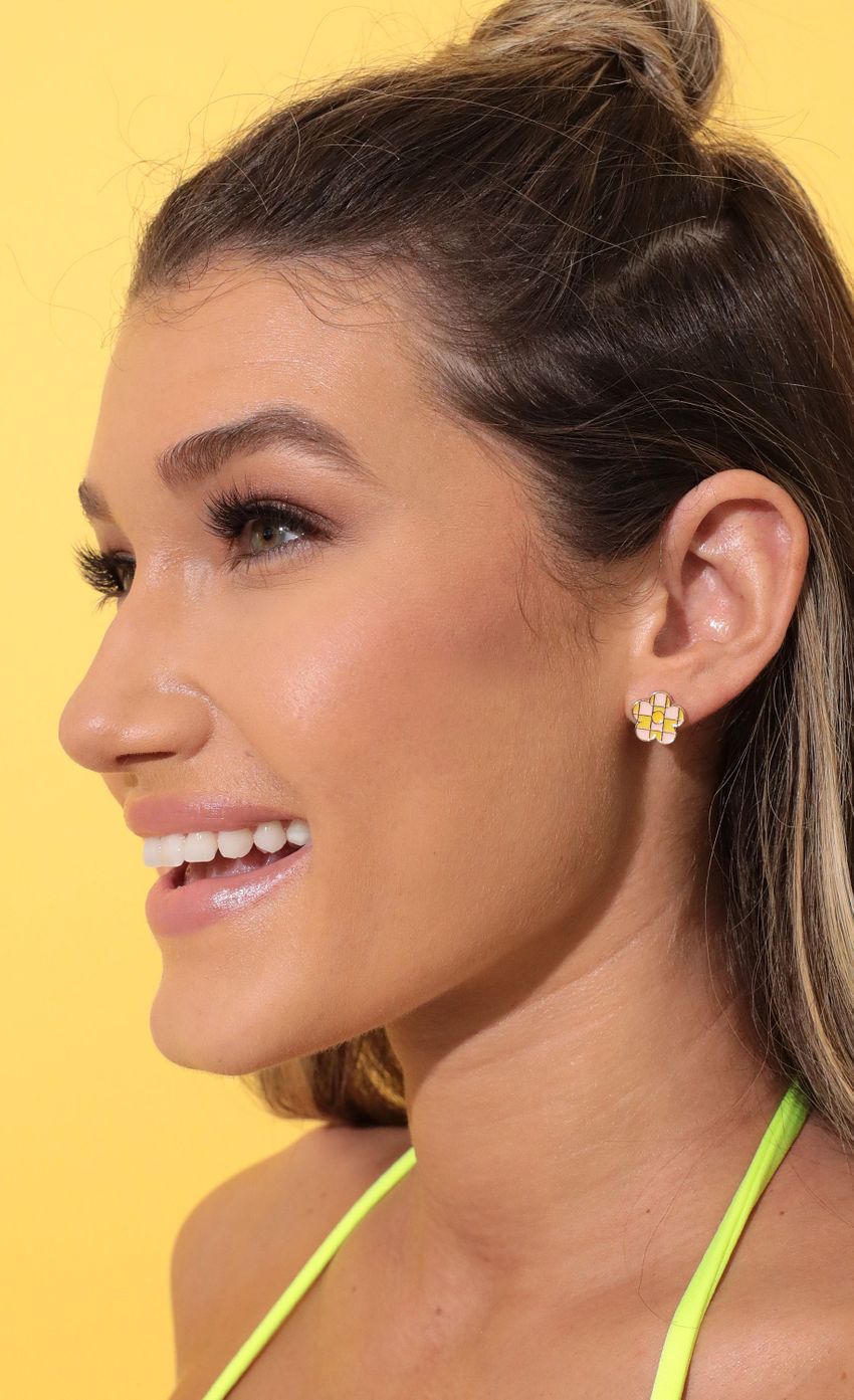 Picture Sunny Day Earring in Gold. Source: https://media-img.lucyinthesky.com/data/Feb22_2/850xAUTO/1V9A2280.JPG