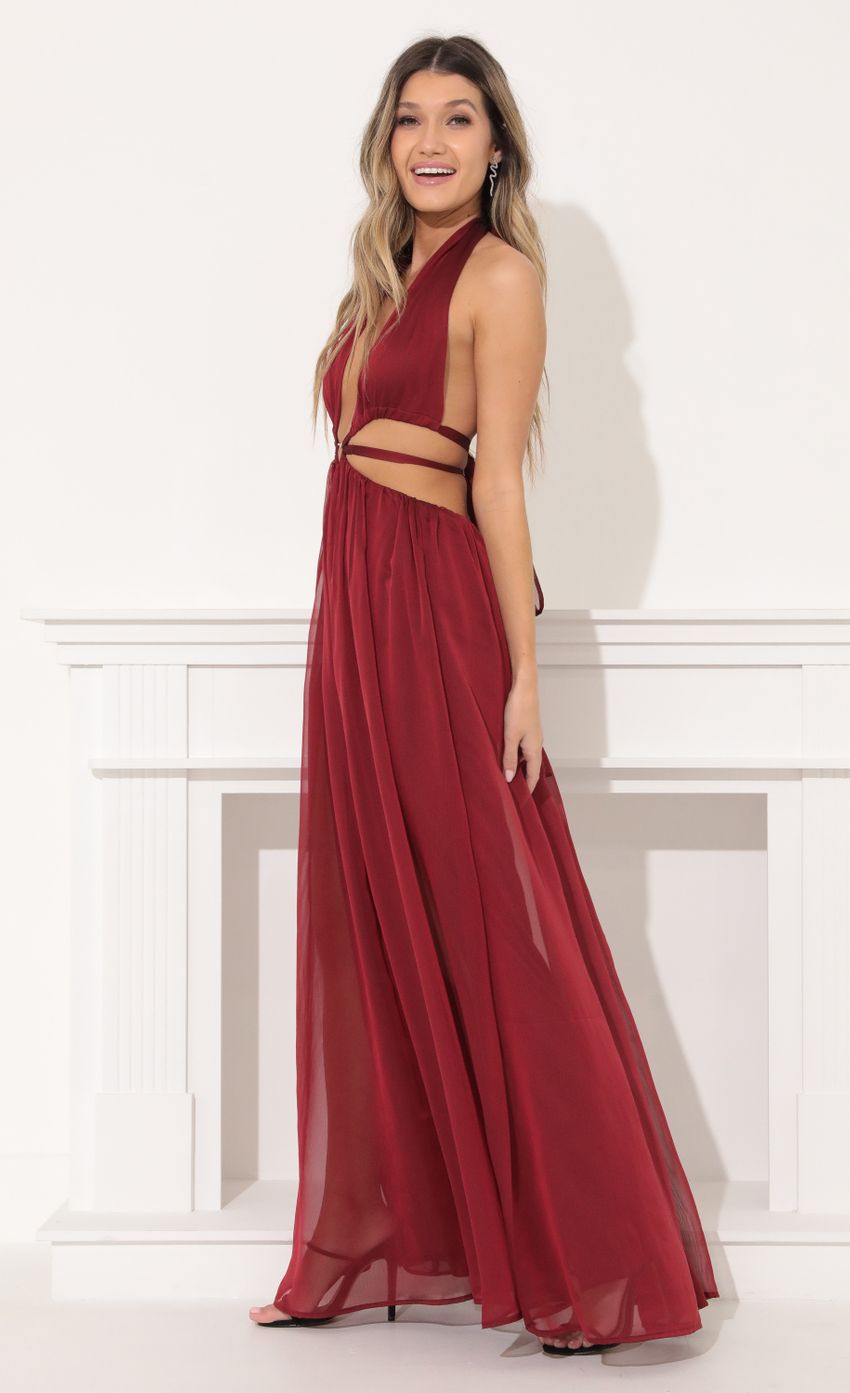 Picture Cutout Maxi in Red. Source: https://media-img.lucyinthesky.com/data/Feb22_2/850xAUTO/1V9A6577.JPG