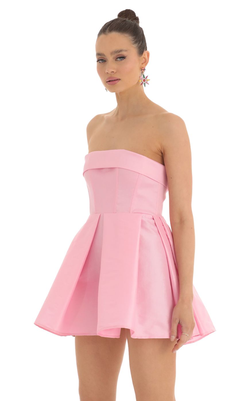 Picture A-LIne Strapless Dress in Pink. Source: https://media-img.lucyinthesky.com/data/Feb23/850xAUTO/a195e571-bb48-4349-96d5-3674b2662cf9.jpg