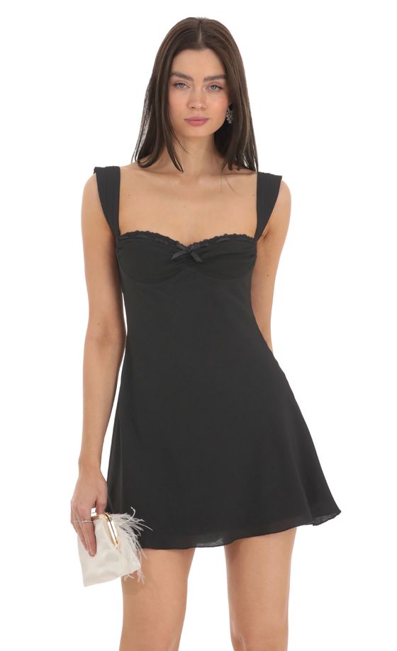 Sweetheart Neck Flare Dress in Black