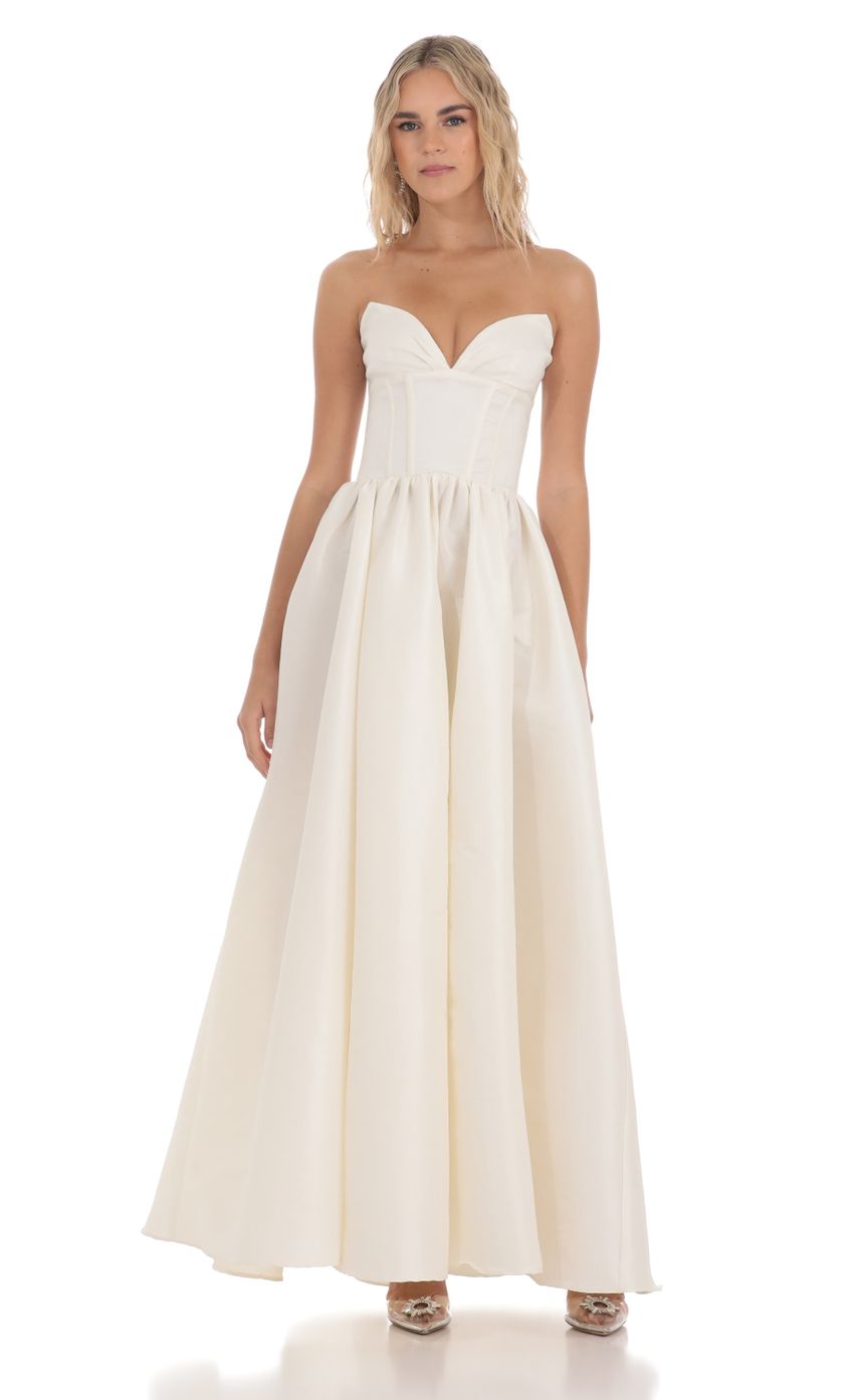 Picture Corset Strapless Gown Dress in White. Source: https://media-img.lucyinthesky.com/data/Feb24/850xAUTO/7c99feb6-11f3-4ec0-ac6a-b1e2919b54f2.jpg