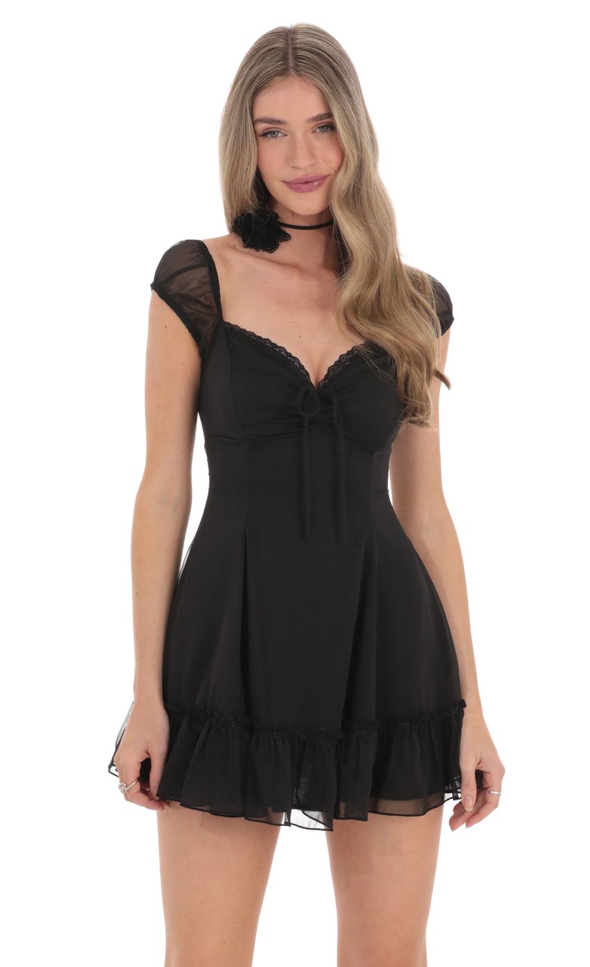 Picture Short Sleeve Sweetheart Dress in Black. Source: https://media-img.lucyinthesky.com/data/Feb24/850xAUTO/8d9f109c-21e5-42e9-8052-52cb5b46aceb.jpg