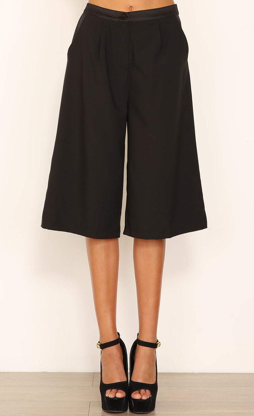 Picture RUN WITH IT CULOTTES. Source: https://media-img.lucyinthesky.com/data/Jan15_2/850xAUTO/0Y5A1232.JPG
