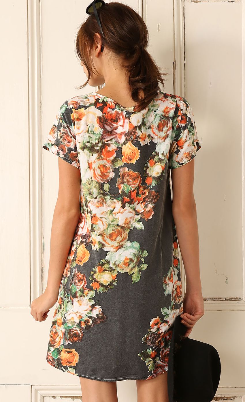 Picture FLORAL TRIM DRESS. Source: https://media-img.lucyinthesky.com/data/Jan15_2/850xAUTO/0Y5A6623.JPG