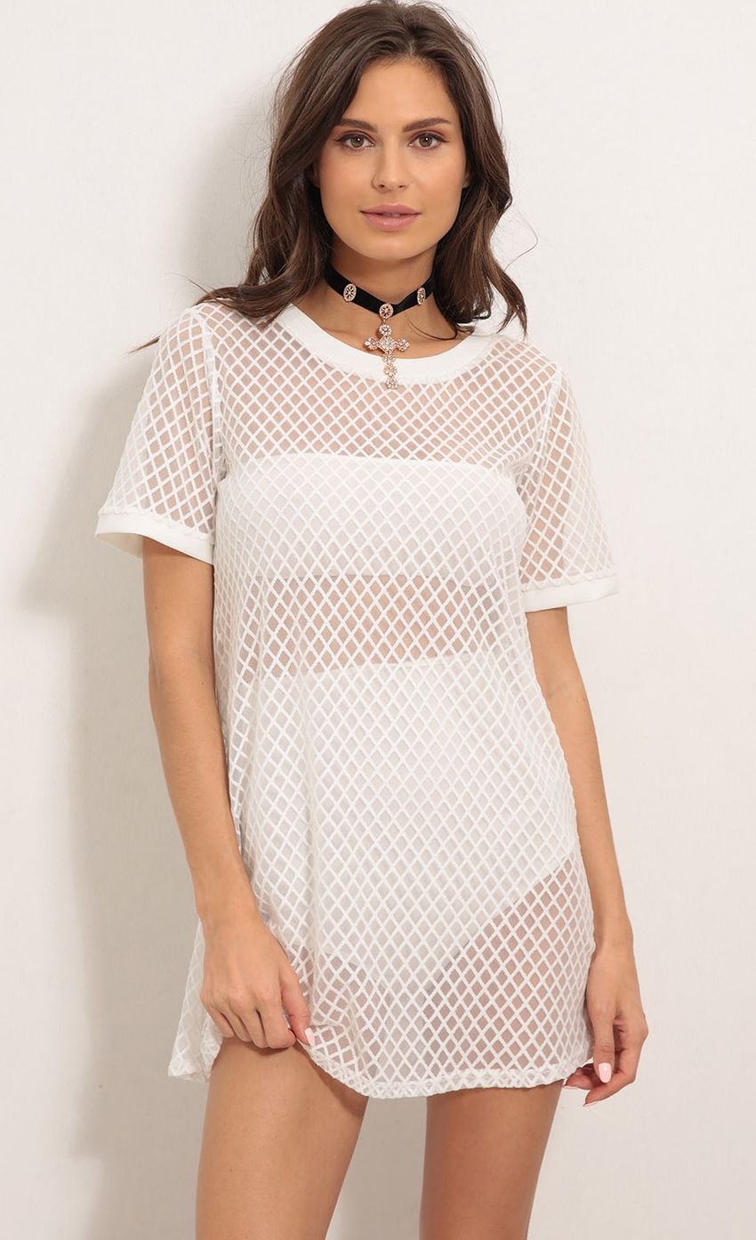 Picture Sheer Grid Three Piece Set In White. Source: https://media-img.lucyinthesky.com/data/Jan18_1/850xAUTO/0Y5A8180.JPG