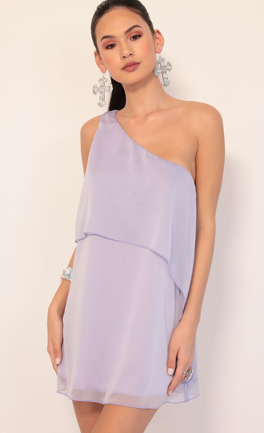 Picture Gwen Shoulder Chiffon Dress in Lavender. Source: https://media-img.lucyinthesky.com/data/Jan20_1/850xAUTO/781A1501.JPG