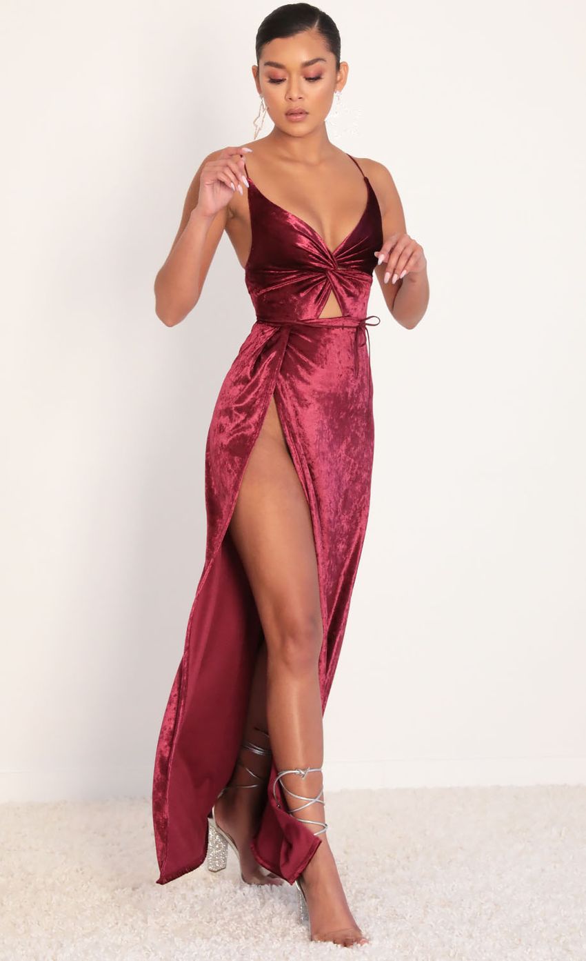 Picture Front Twist Velvet Maxi in Merlot. Source: https://media-img.lucyinthesky.com/data/Jan20_2/850xAUTO/781A0085.JPG