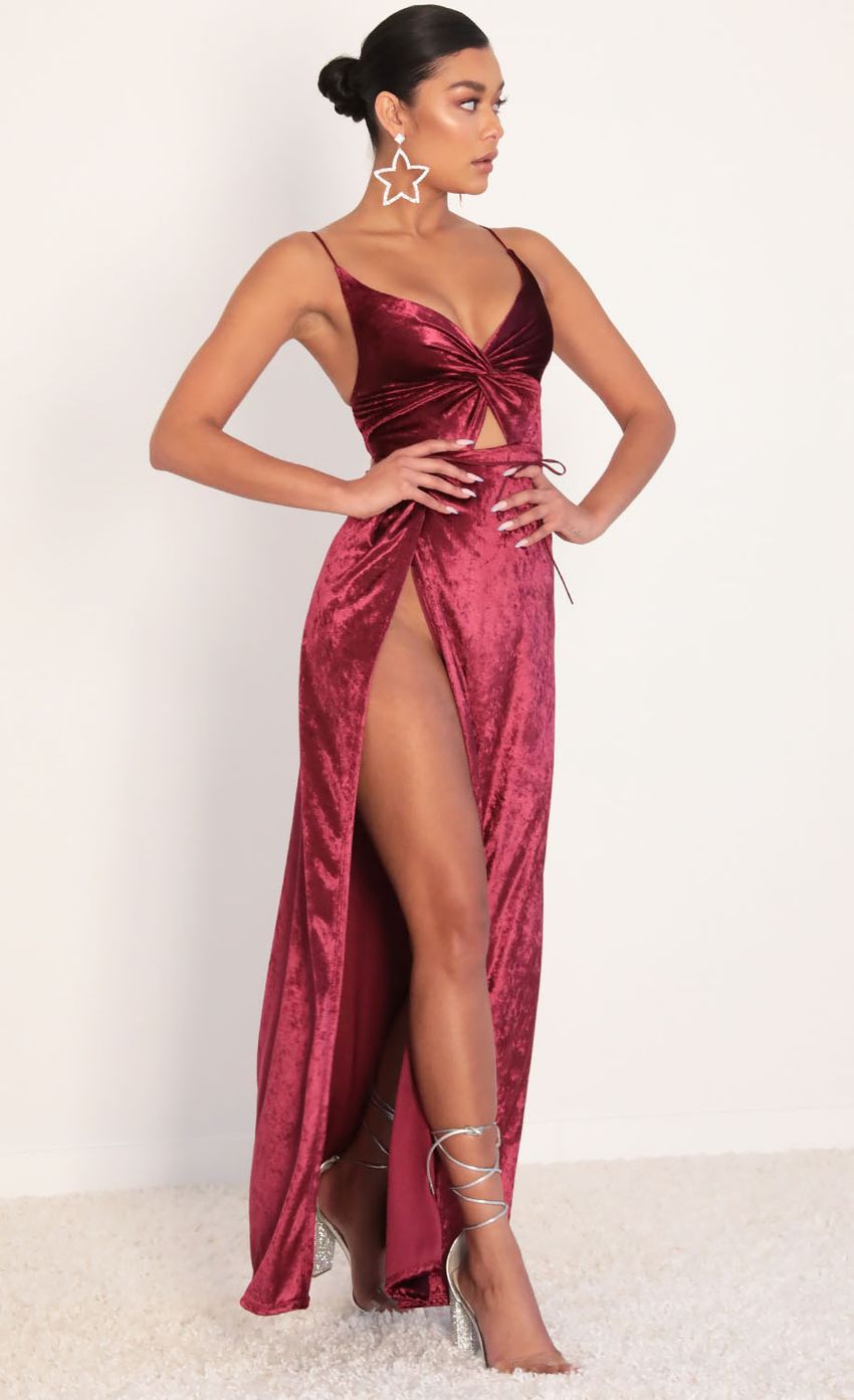 Picture Front Twist Velvet Maxi in Merlot. Source: https://media-img.lucyinthesky.com/data/Jan20_2/850xAUTO/781A0090.JPG