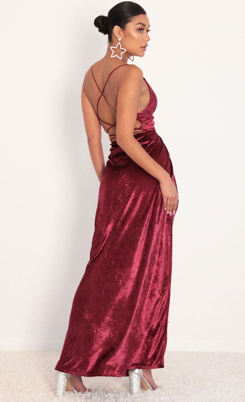 Picture Front Twist Velvet Maxi in Merlot. Source: https://media-img.lucyinthesky.com/data/Jan20_2/850xAUTO/781A0145.JPG