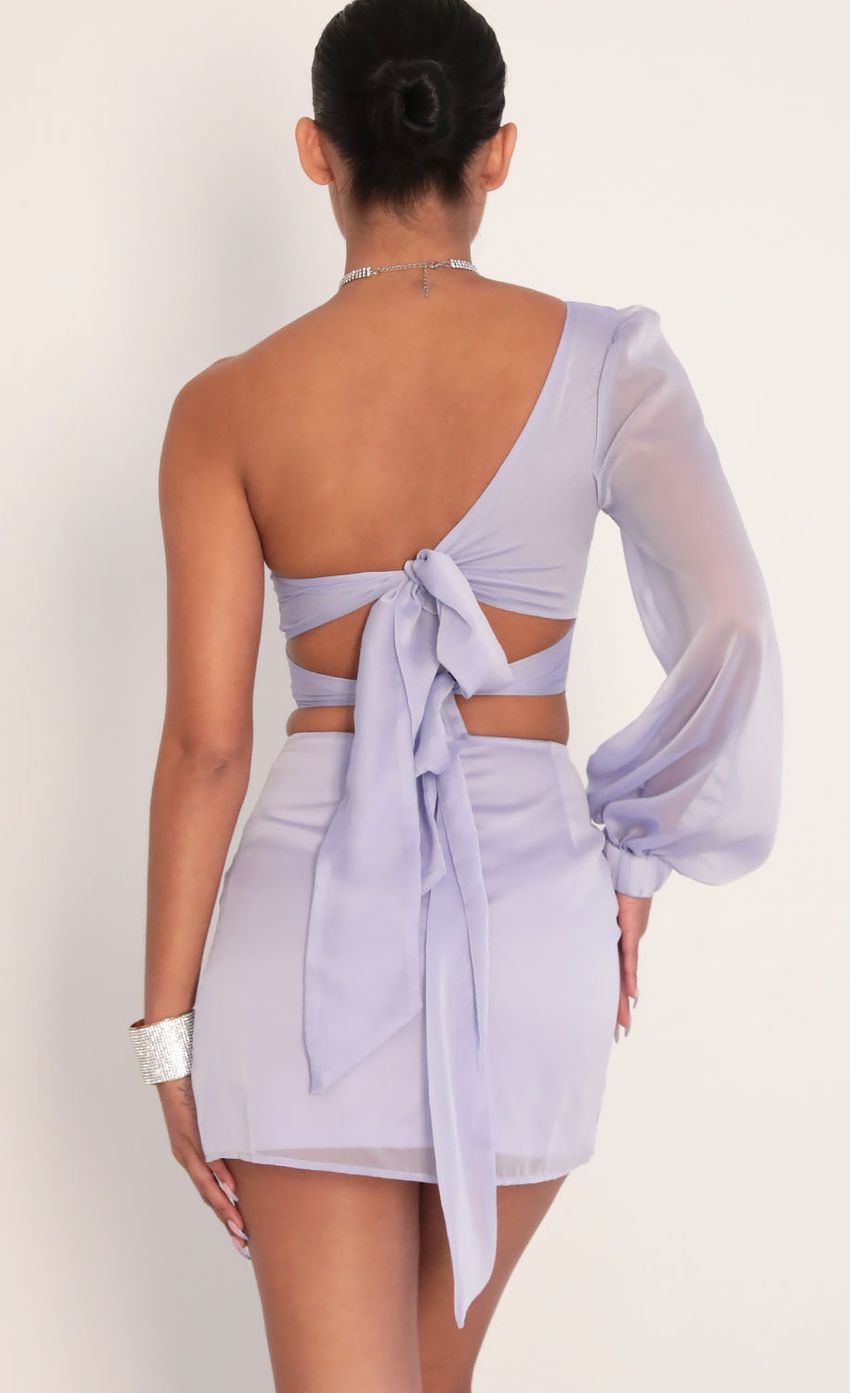 Picture Puff Sleeve Chiffon Set in Lavender. Source: https://media-img.lucyinthesky.com/data/Jan20_2/850xAUTO/781A3227.JPG