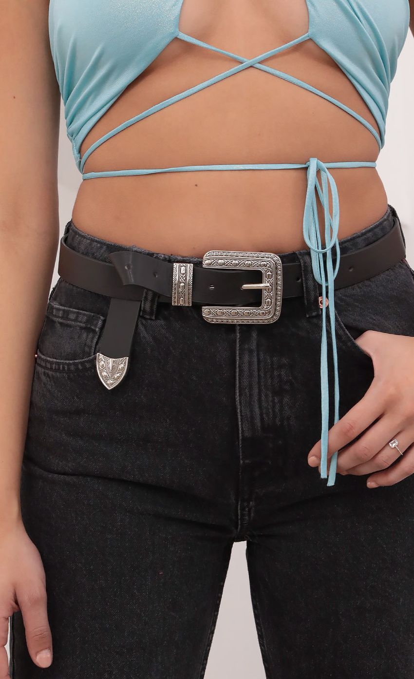 Picture Western Belt in Black. Source: https://media-img.lucyinthesky.com/data/Jan21_1/850xAUTO/1V9A6195.JPG