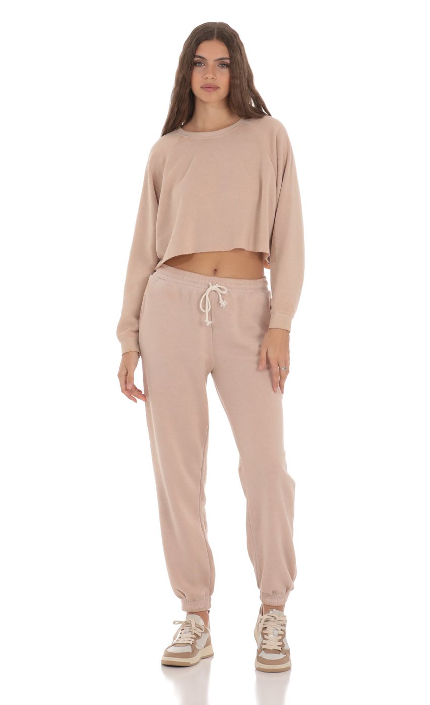 Picture Washed Cropped Jumper in Light Brown. Source: https://media-img.lucyinthesky.com/data/Jan24/850xAUTO/734915cc-980d-42e6-81d8-813760f4d2a5.jpg