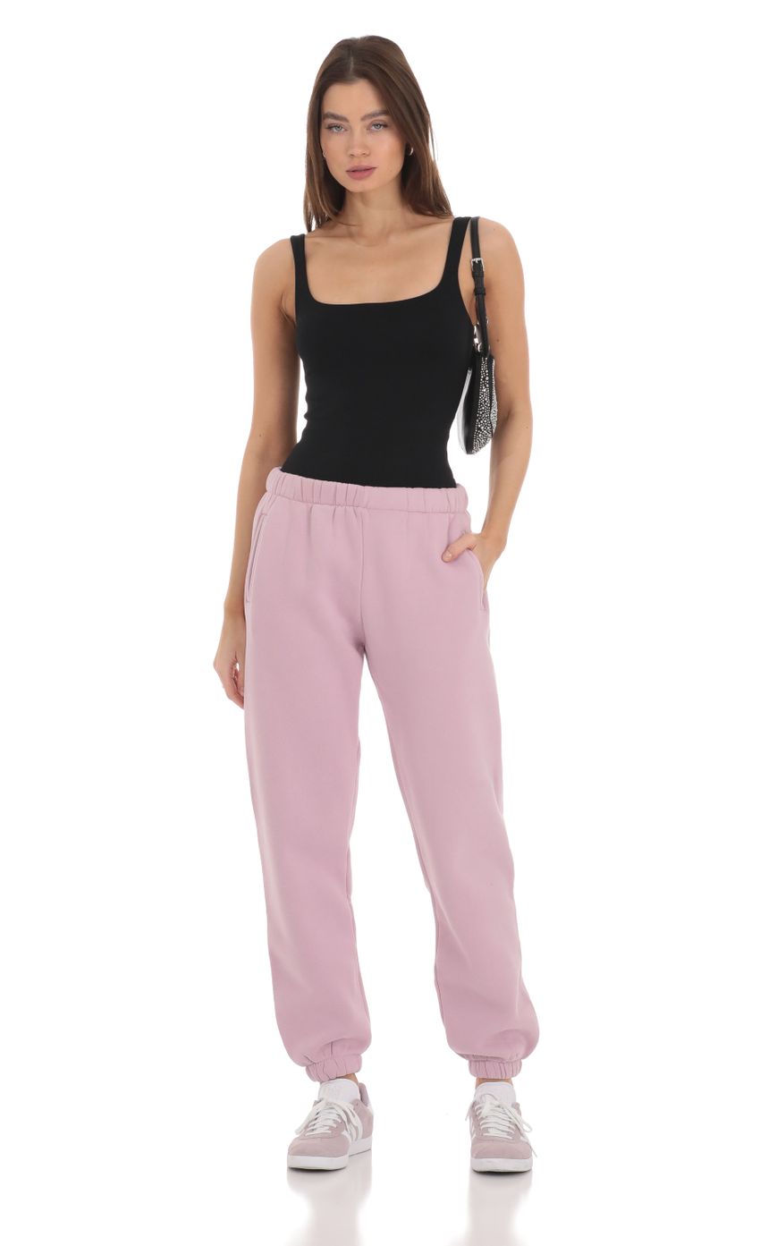 Picture Loose Fit Fleece Sweatpants in Lilac. Source: https://media-img.lucyinthesky.com/data/Jan24/850xAUTO/c6a0af67-0871-4632-ac67-4feb74b97105.jpg