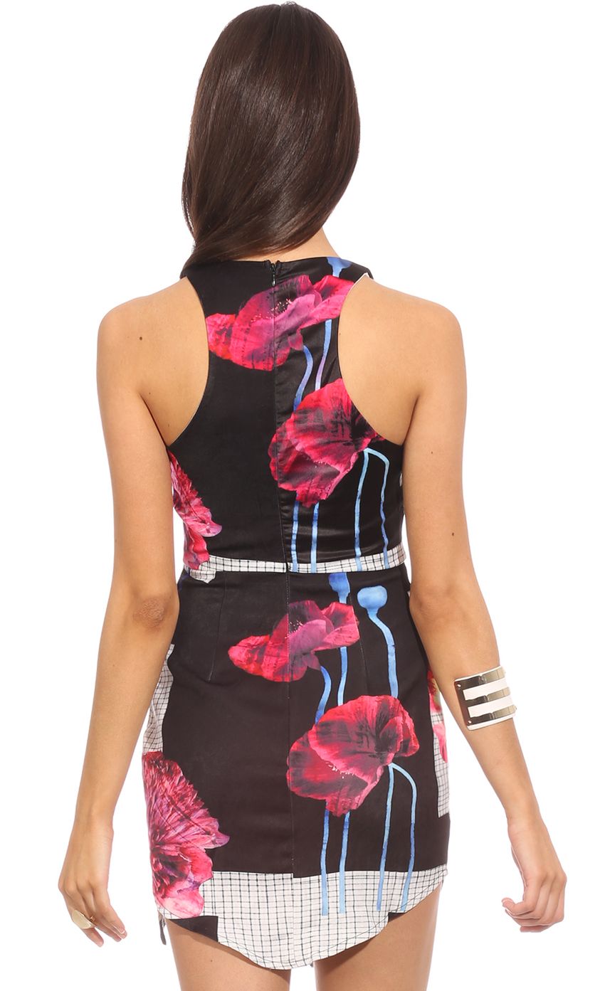 Picture ELECTRIC FEEL DRESS. Source: https://media-img.lucyinthesky.com/data/Jul14_1/850xAUTO/0Y5A2709.JPG