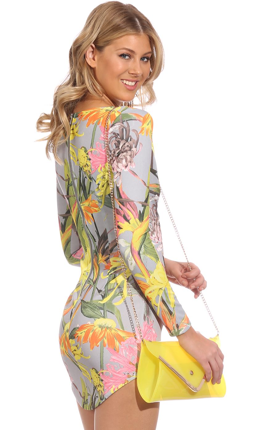 Picture SKY WALKER DRESS. Source: https://media-img.lucyinthesky.com/data/Jul14_2/850xAUTO/0Y5A8931.JPG