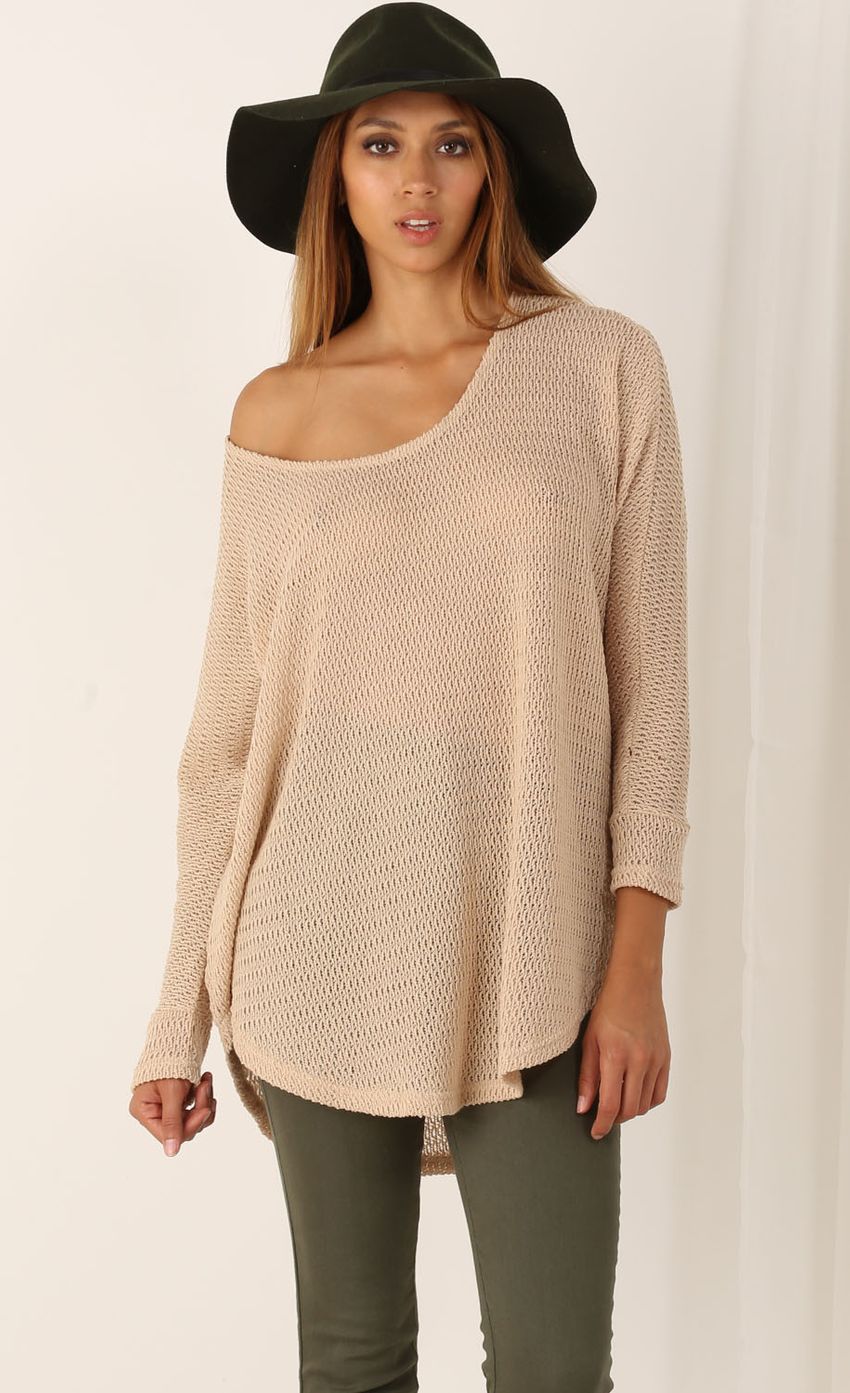 Picture Long Off-Shoulder Jumper. Source: https://media-img.lucyinthesky.com/data/Jul15_2/850xAUTO/0Y5A1021.JPG