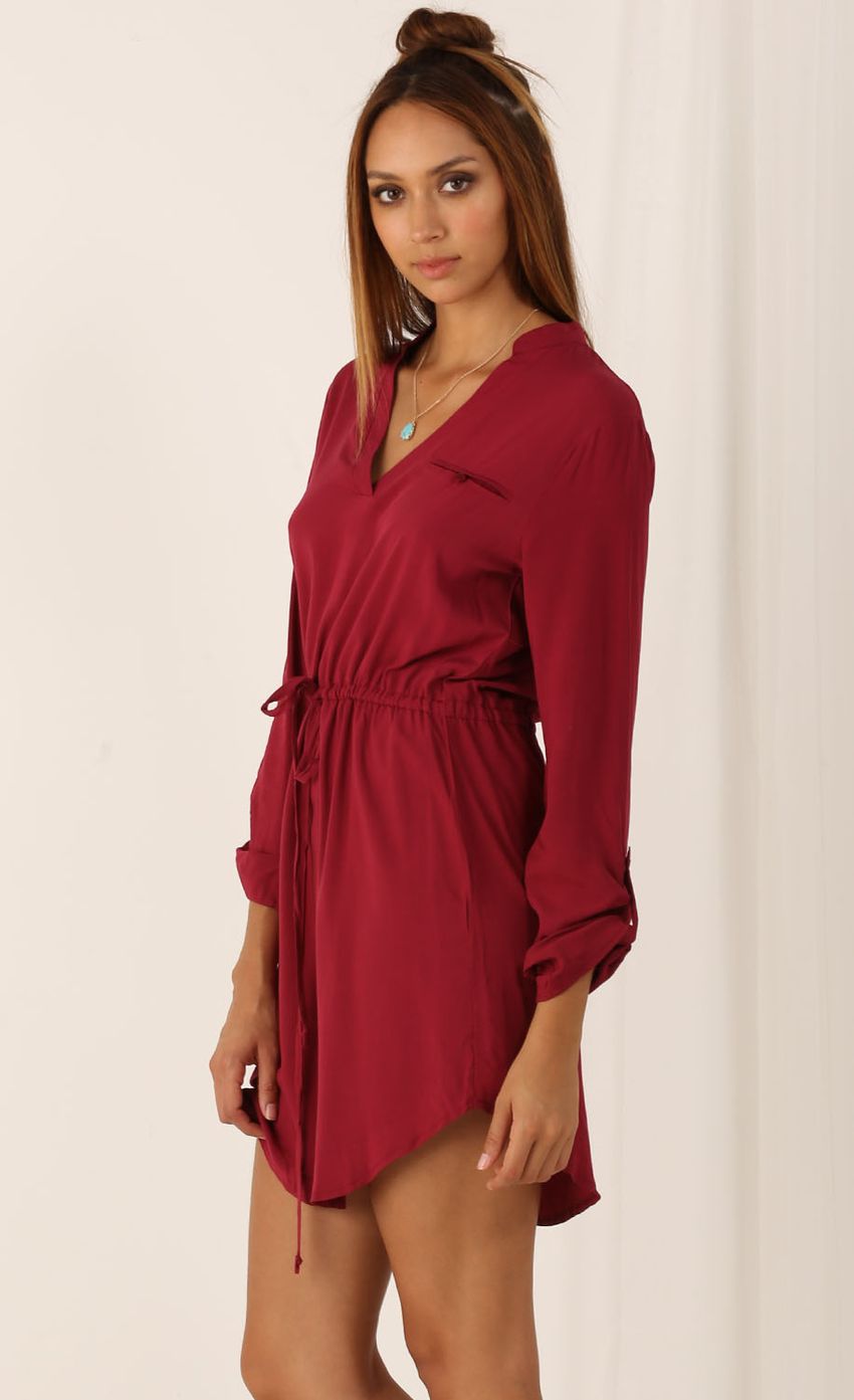 Picture Long Sleeved Dress With Tied Waist. Source: https://media-img.lucyinthesky.com/data/Jul15_2/850xAUTO/0Y5A1634.JPG