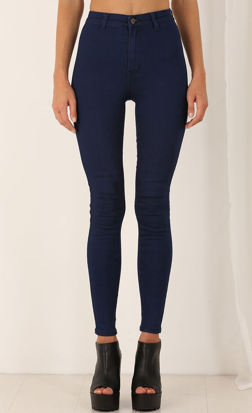 Picture Skinny Jeans In Navy. Source: https://media-img.lucyinthesky.com/data/Jul15_2/850xAUTO/0Y5A3245.JPG