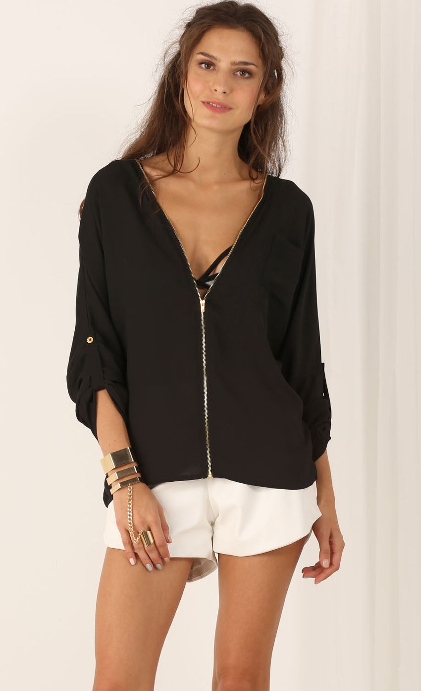 Picture Long Sleeved Zipped Top. Source: https://media-img.lucyinthesky.com/data/Jul15_2/850xAUTO/0Y5A3790.JPG