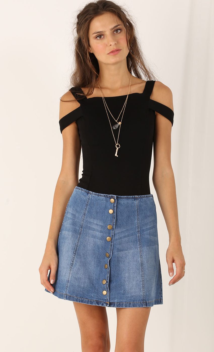Picture Buttoned Denim Skirt. Source: https://media-img.lucyinthesky.com/data/Jul15_2/850xAUTO/0Y5A4295.JPG