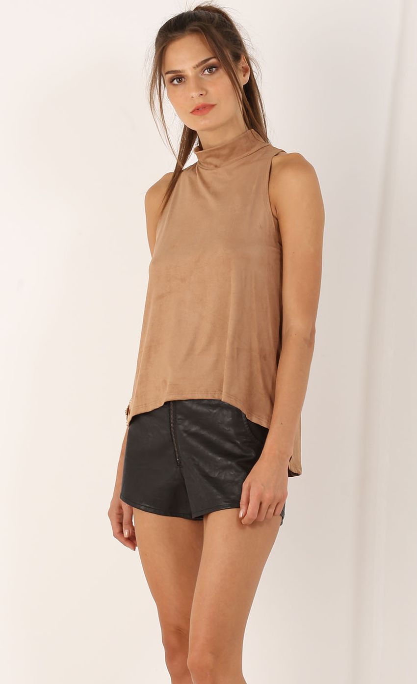 Picture Sleeveless In Suede Top. Source: https://media-img.lucyinthesky.com/data/Jul15_2/850xAUTO/0Y5A6576.JPG