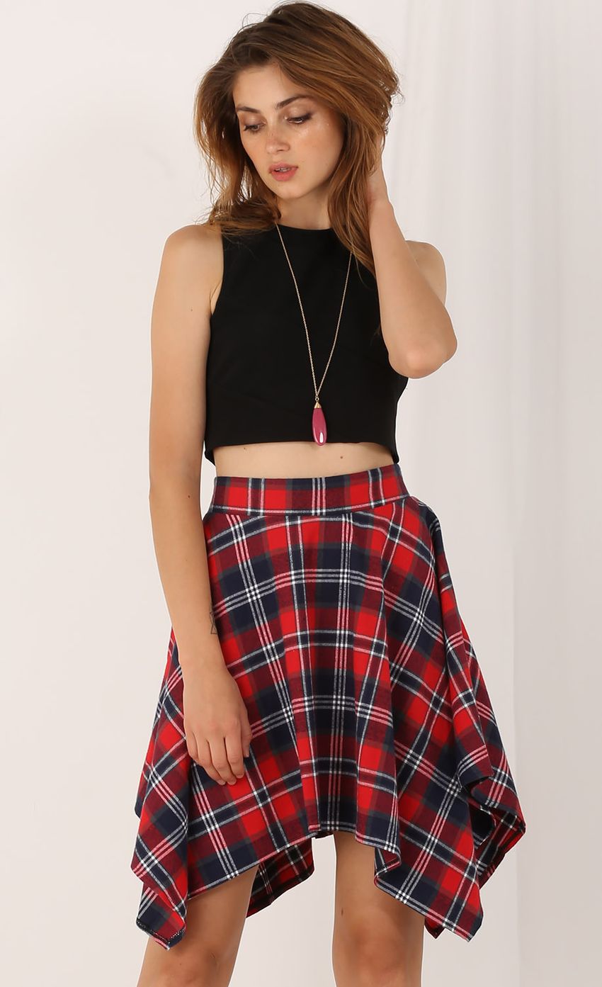 Picture Asymmetrical Plaid Skirt. Source: https://media-img.lucyinthesky.com/data/Jul15_2/850xAUTO/0Y5A7176.JPG