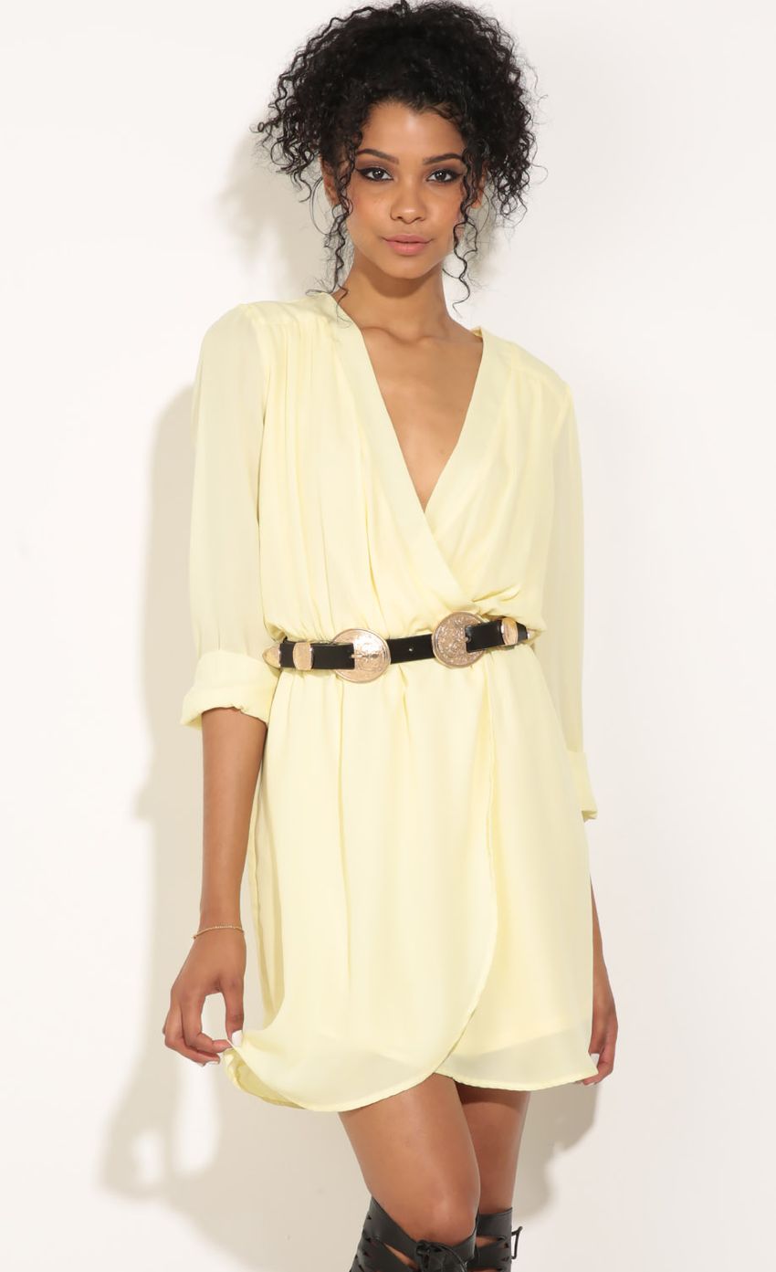 Picture Wrap Dress In Light Yellow. Source: https://media-img.lucyinthesky.com/data/Jul16_1/850xAUTO/0Y5A2679.JPG