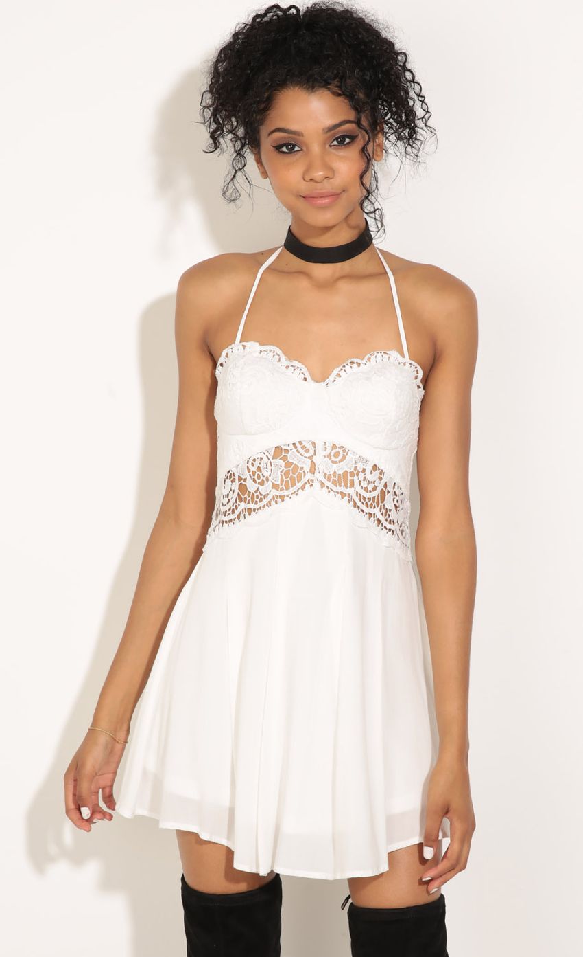 Picture Crochet Bodice Dress In White. Source: https://media-img.lucyinthesky.com/data/Jul16_1/850xAUTO/0Y5A3419.JPG