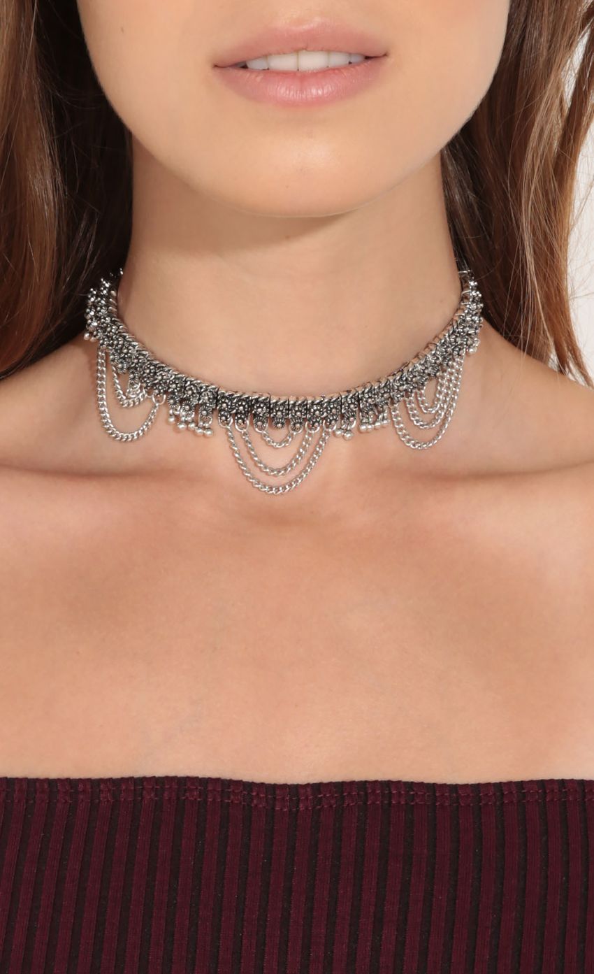 Picture Chain Embellished Choker Necklace In Silver. Source: https://media-img.lucyinthesky.com/data/Jul16_1/850xAUTO/0Y5A7716.JPG