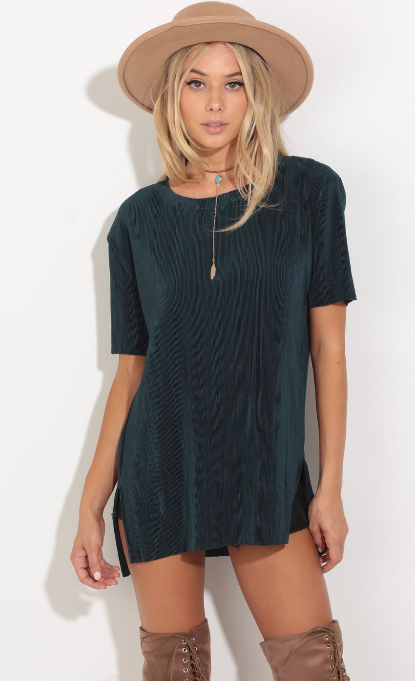 Picture High-Low Day Top In Teal. Source: https://media-img.lucyinthesky.com/data/Jul16_2/850xAUTO/0Y5A2424.JPG