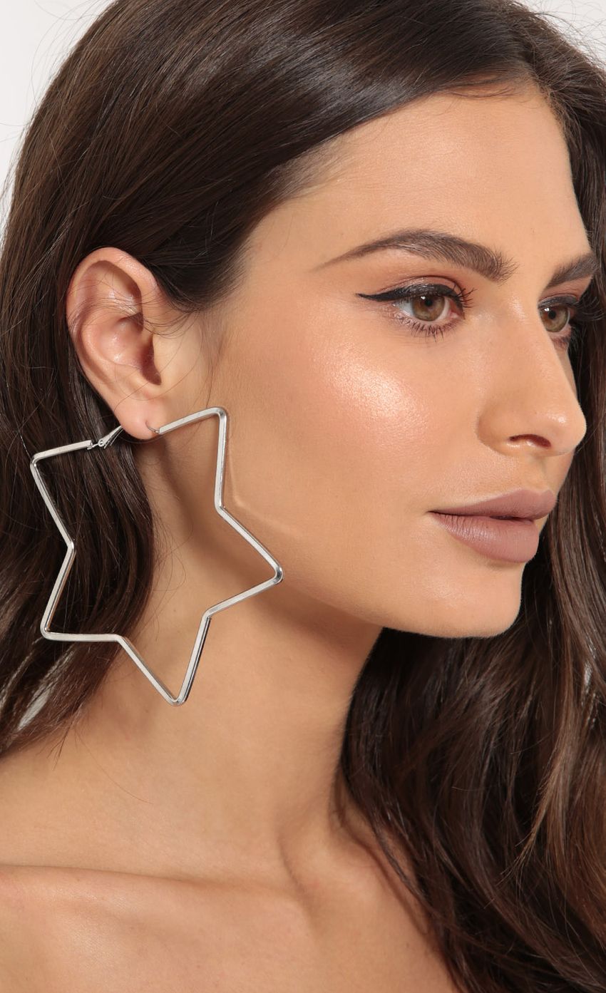 Picture Star Earrings in Silver. Source: https://media-img.lucyinthesky.com/data/Jul17_2/850xAUTO/0Y5A5233.JPG